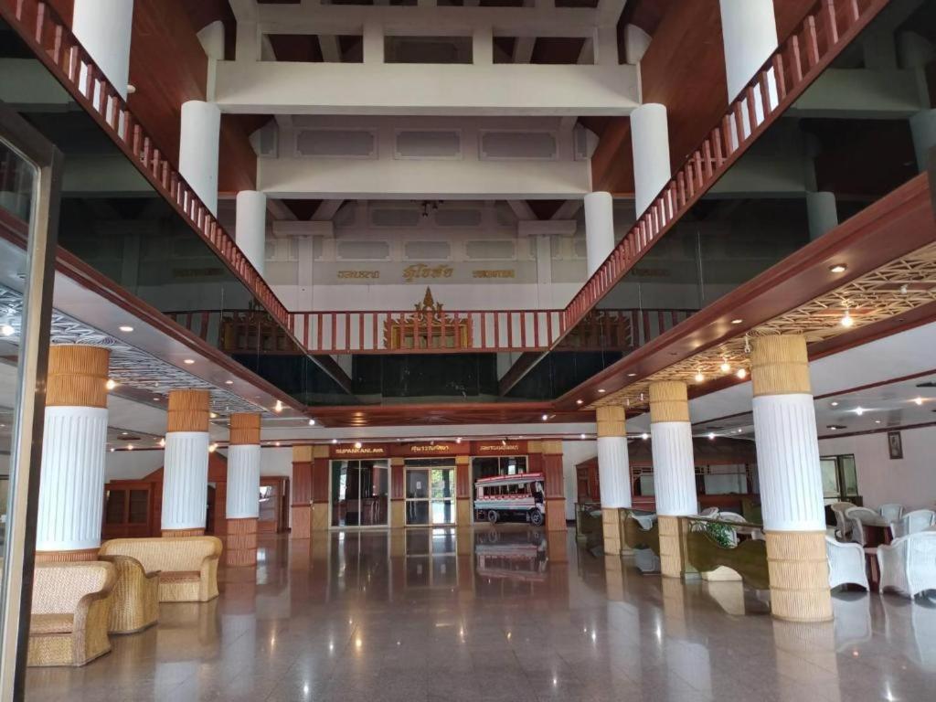 Pailyn Hotel Sukhothai Ngoại thất bức ảnh