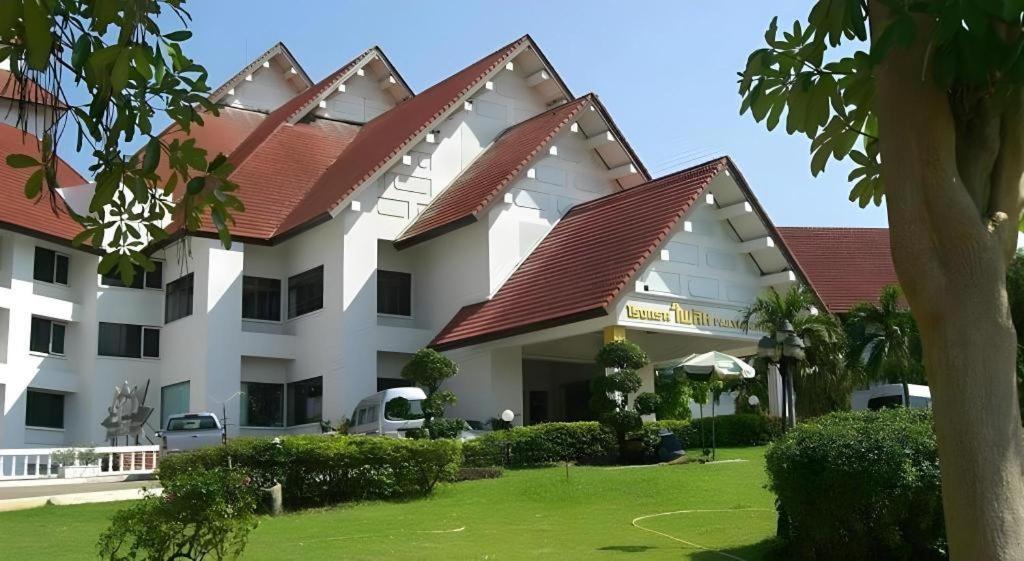 Pailyn Hotel Sukhothai Ngoại thất bức ảnh